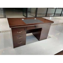 办公桌